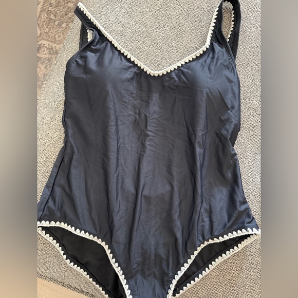 Worn once! Mission cheeky one piece suit size XL - Picture 6 of 6